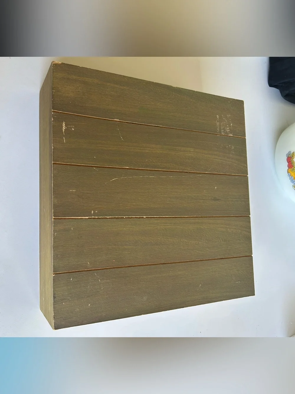 Brown hollow wood cake stand